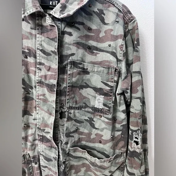 Kut from the Kloth Camo Distressed Studded Jacket Size Large - Picture 2 of 6